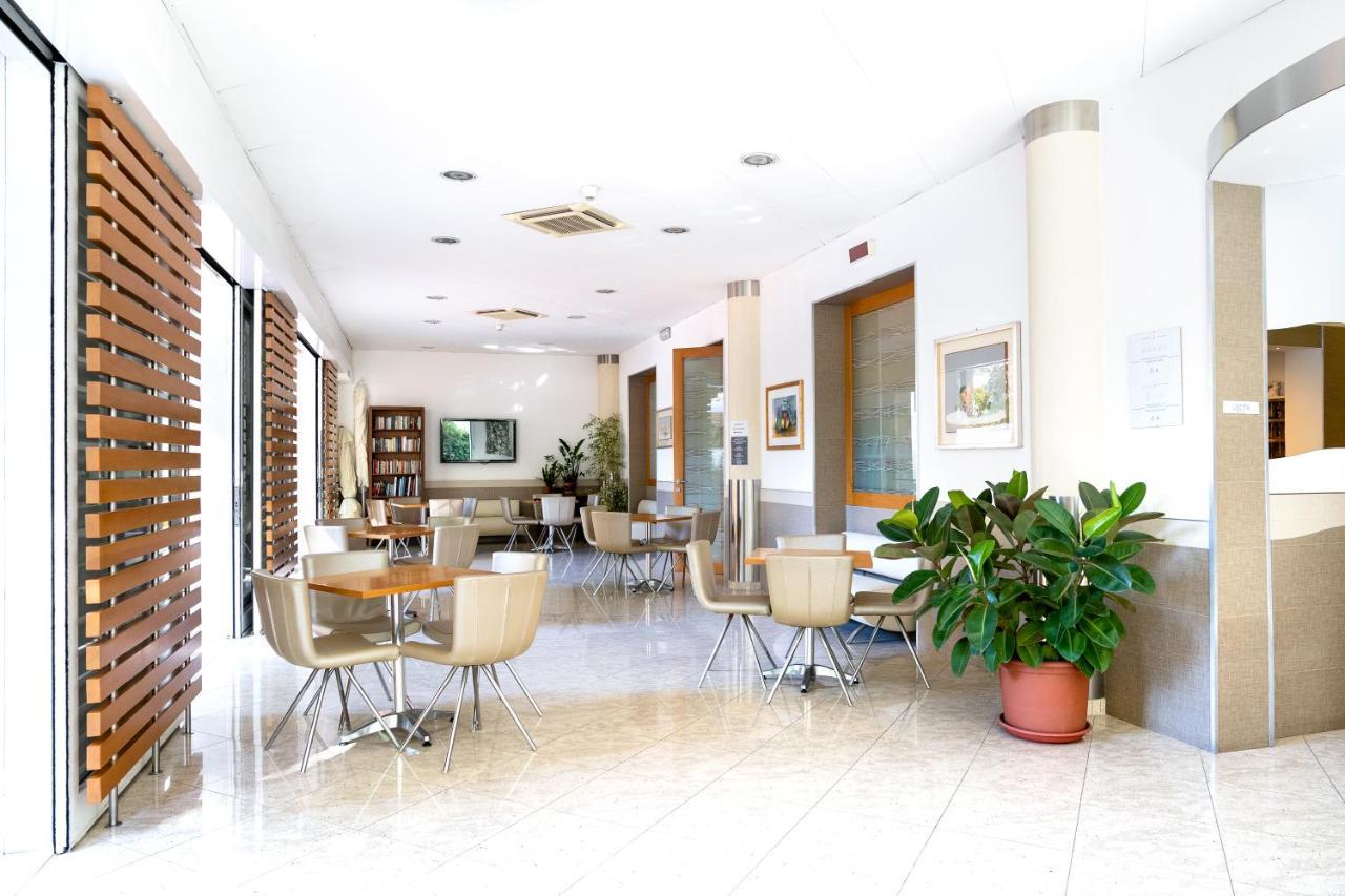 Hotel Angelus Ρίμινι Εξωτερικό φωτογραφία