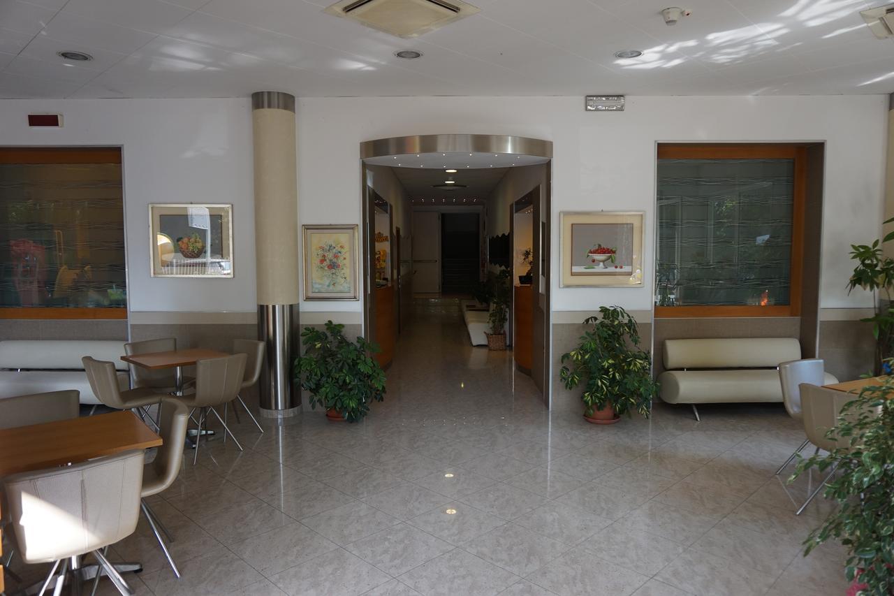 Hotel Angelus Ρίμινι Εξωτερικό φωτογραφία