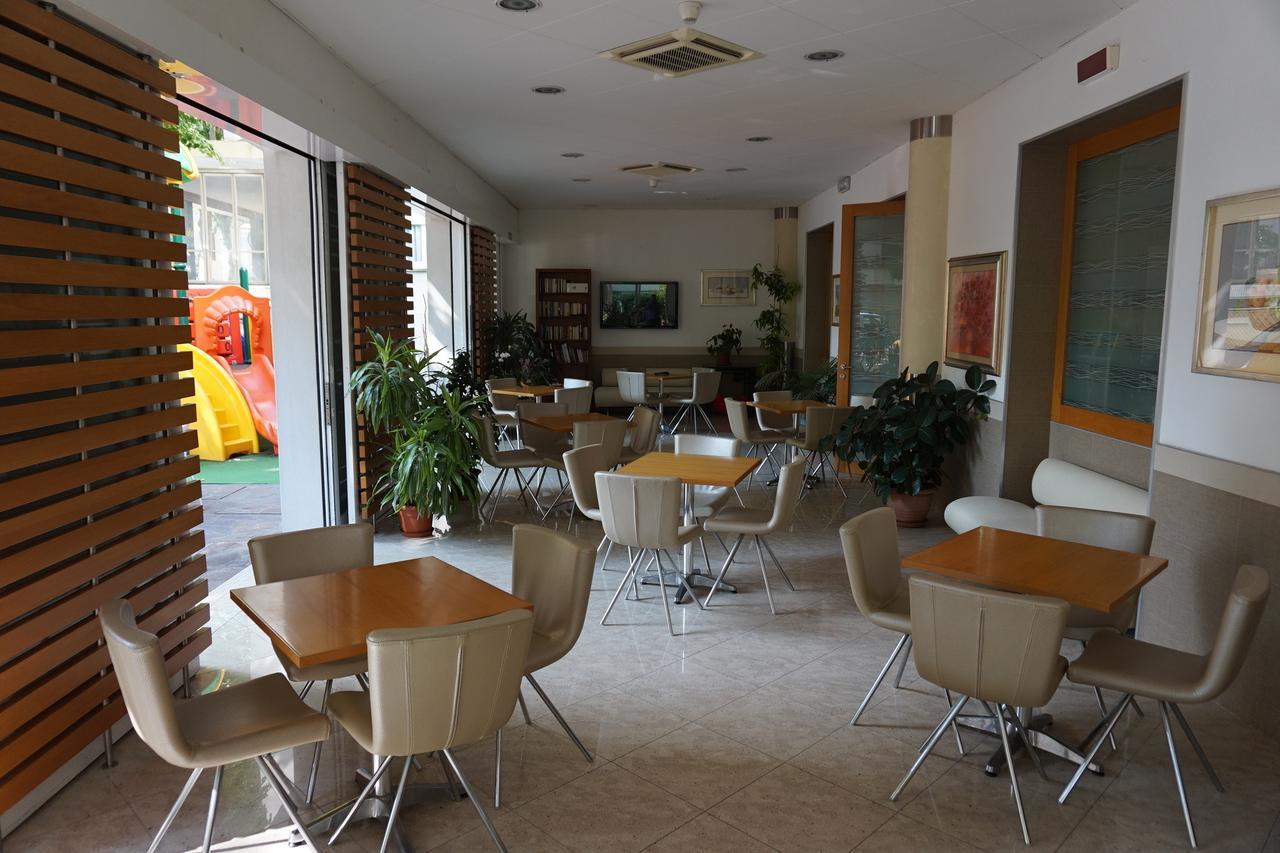 Hotel Angelus Ρίμινι Εξωτερικό φωτογραφία