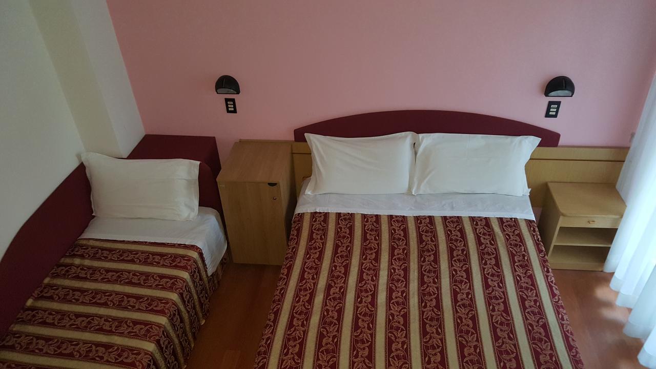 Hotel Angelus Ρίμινι Εξωτερικό φωτογραφία